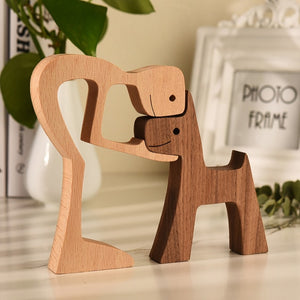 Sculptures de chiens en bois